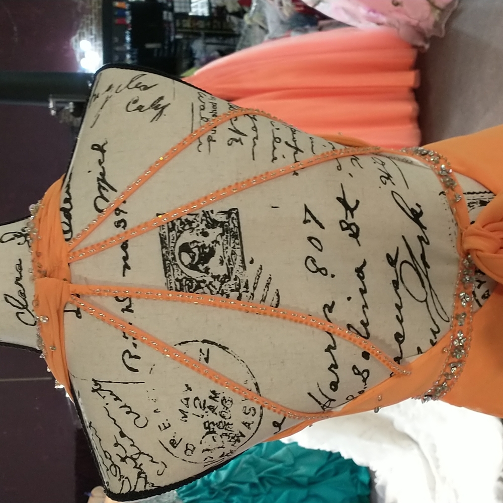 Prom dress - Picture 6 of 8